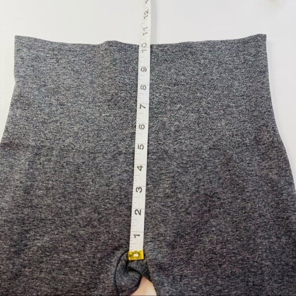 Assets Spanx High Rise Stirrup Leggings Womens L Gray Shapewear Slimming - Picture 5 of 7